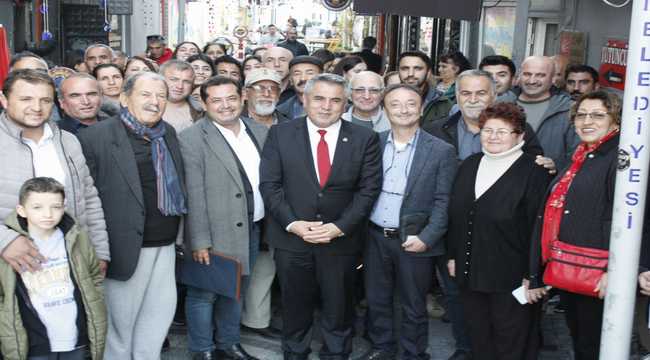 İzmir’in Dikili ilçesinde Gazi Akıncı, 31 Mart 2024 yerel seçimlerinde Cumhuriyet Halk Partisi'nden belediye başkanı aday adaylığını açıkladı.