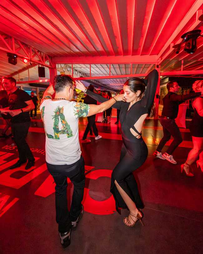 İzmir’in önde gelen spor merkezi Mistral Carrera, üyelerine özel sunduğu Latin Dansları Atölyesi’nin katılımıyla “Latin Dansları Gecesi” düzenledi.