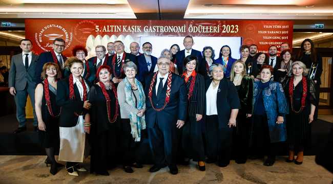 Türkiye’nin gastronomi alanındaki en köklü sivil toplum kuruluşu Mutfak Dostları Derneği tarafından organize edilen 5. Altın Kaşık Gastronomi Ödülleri 17 Ocak 2024’te düzenlenen törende sahipleri ile buluştu.
