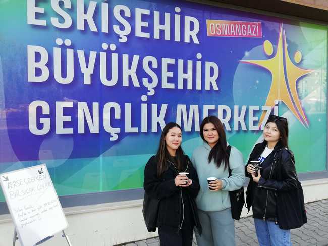 Eskişehir Büyükşehir Belediyesi’nin başlattığı uygulamalar gençleri memnun etti… Eskişehir Büyükşehir Belediyesi’nin başlattığı uygulamalar gençleri memnun etti…
