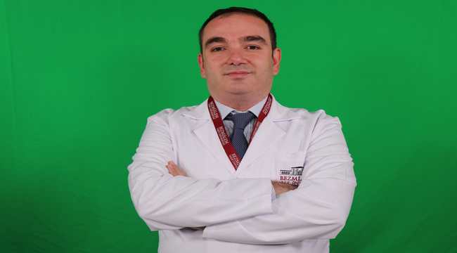 Bezmiâlem Vakıf Üniversitesi Tıp Fakültesi Genel Cerrahi Anabilim Dalı Öğretim Üyesi Doç. Dr. Enver Kunduz