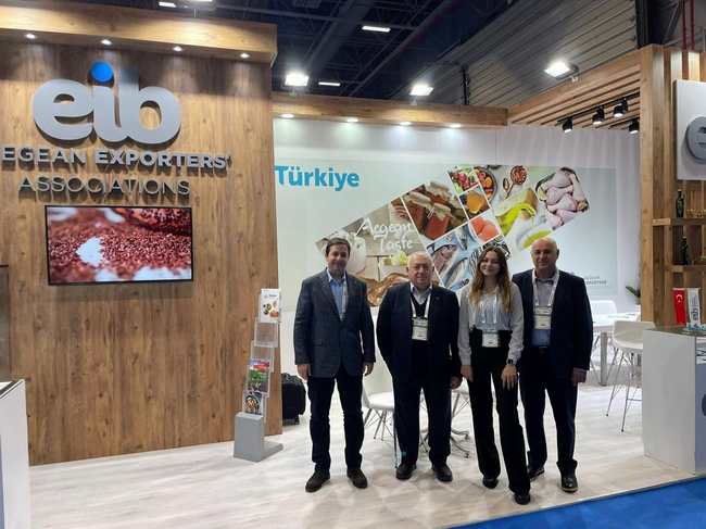 Egeli ihracatçılar Türk tarımını Helal Expo’da 39 ülkeye tanıttı