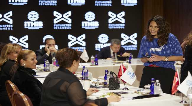 Futuretex İstanbul Markasının Düzenlediği Futurebase International ve FutureTech Yarışması Finalinde gelecekte modayı şekillendirecek isimler belli oldu! İ