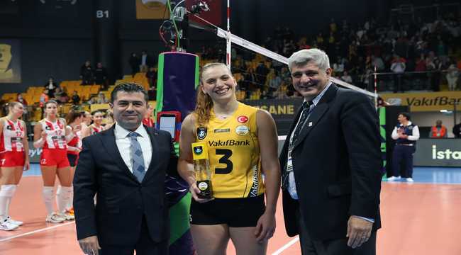 Türkiye’nin uluslararası alanda en çok kupa kazanan takımı VakıfBank, CEV Şampiyonlar Ligi’nde yeni sezonu Crvena Zvezda BEOGRAD karşılaşması ile açtı.