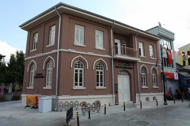 İstiklal Harbi Zaferi'nin 100. yılında, adını destansı mücadeleden alan İstiklal Kütüphanesi, 28 Ekim Cuma günü saat 15.00’te açılıyor.