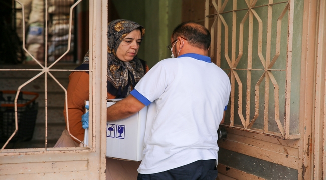 Buca Belediyesi’nin Birleşmiş Milletler Mülteciler Yüksek Komiserliği işbirliğiyle kurduğu Mülteci Destek Masası, ilçede kayıtlı olan ihtiyaç sahibi mültecilere yardım elini uzattı.