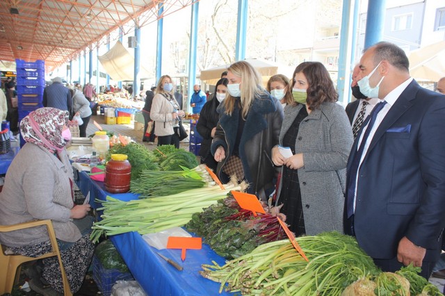 2021/03/1616935705_deva_seferihisar_pazar_11.jpg