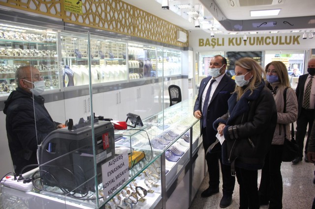 2021/03/1616935706_deva_seferihisar_esnaf_13.jpg