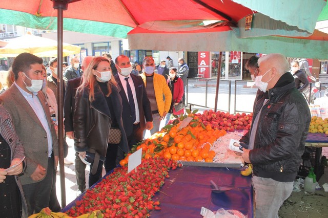 2021/03/1616935707_deva_seferihisar_pazar_17.jpg