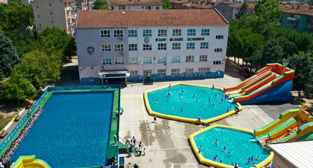 2021/07/1626020134_tatil_koyu_degil-_okul_bahcesi_-1.jpg