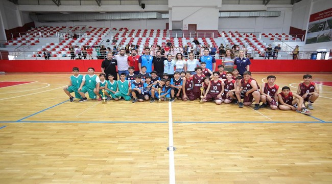 2022/05/1653242081_bayrakli-da_okullar_arasi_basketbol_turnuvasi1.jpg
