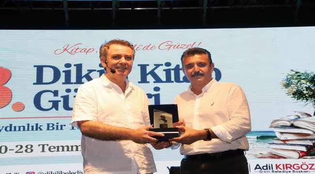 2024/07/1722183989_dikili-kitap-gunleri-nde-batakliktan-nasil-cikacagiz-konulu-soylesi_-1.jpg