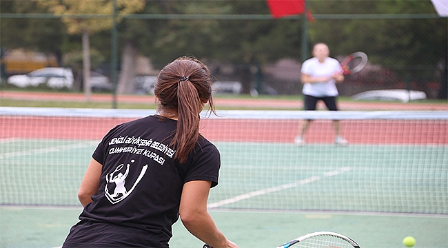 Denizli Büyükşehir Belediyesi'nden tenis turnuvası...