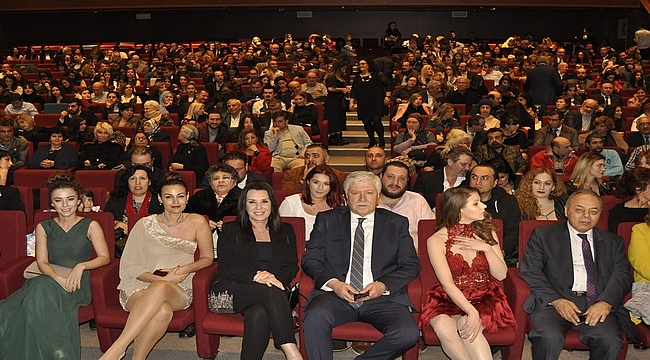 "Yalnız Hayaller Kaldı" Filminin Galasına Yoğun İlgi!