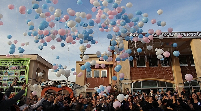 Kansere karşı binlerce umut balonu uçurdular