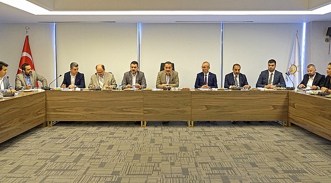 AK Parti İzmir'de ilçe koordinatörleri belirlendi