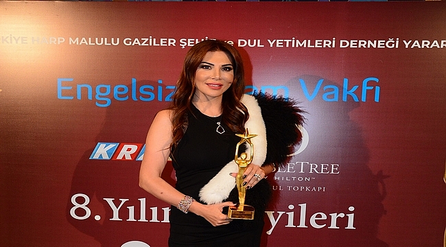 Ebru Yaşar Ödüllerine Bir Yenisini Daha Ekledi