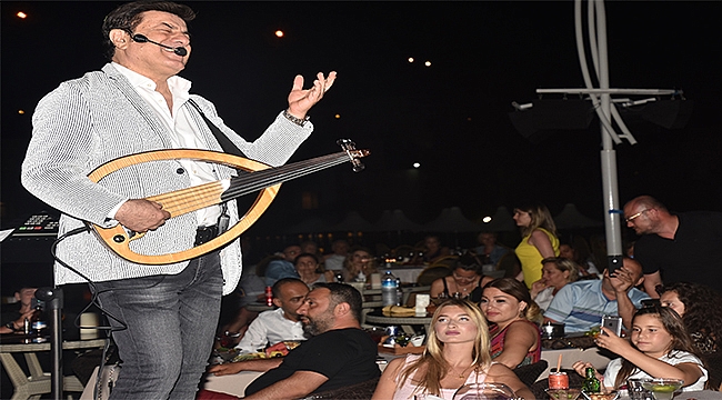 Çoşkun Sabah'tan sitem dolu konser