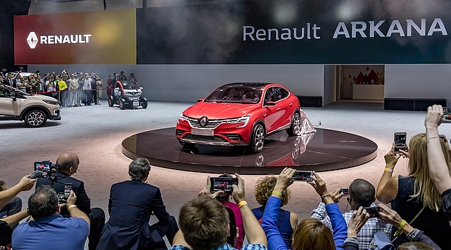 Renault ARKANA: Dünya Prömiyeri 2018 Moskova Uluslararası Otomobil Fuarı'nda gerçekleşti