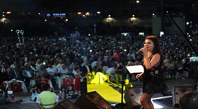 Ebru Yaşar rüzgarı bu kez de Banaz'da esti