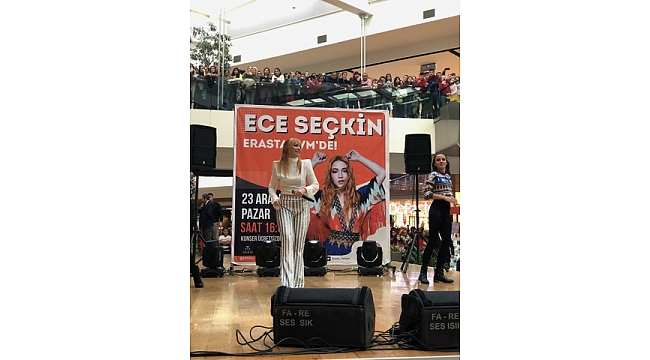 Ece Seçkin, Fethiyeli hayranlarına müzik ziyafeti çekti