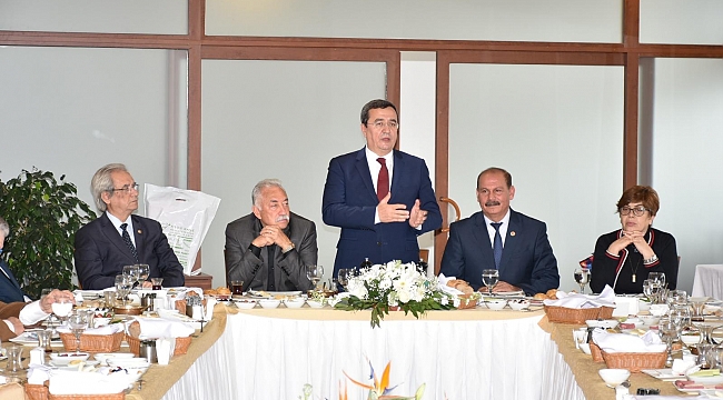 İzmir'in kanaat önderleri Batur'u istiyor!