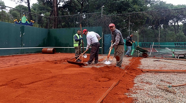 Kültürpark Tenis Kulübü toprak korta kavuşuyor