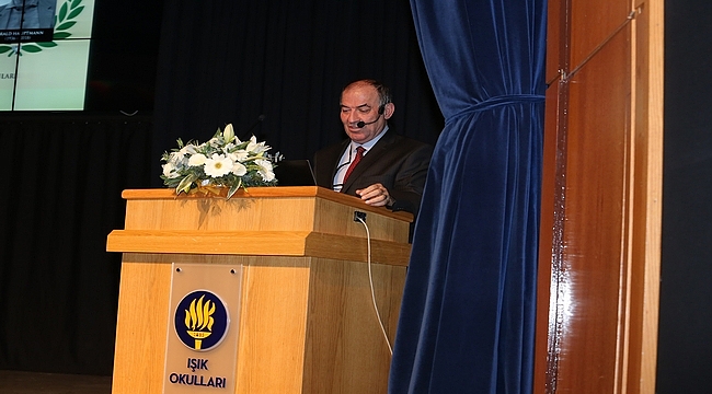 Ünlü arkeolog ve yazar Nezih Başgelen'den Göbeklitepe konferansı!