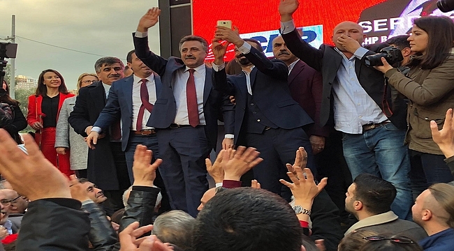 Bayraklı'da Serdar Sandal Coşkusu