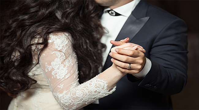 Prof. Dr. Ebulfez Süleymanlı: "Düğünler güç gösterisi aracı haline geliyor" 