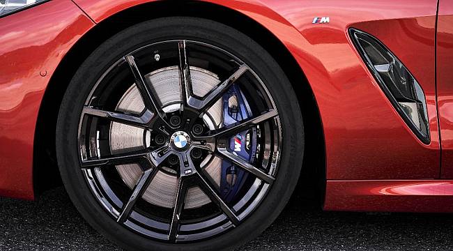 Bridgestone, BMW'nin Yeni Seri Otomobilleri için Sıra Dışı Lastikler Geliştirdi