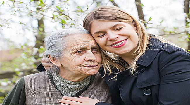 Alzheimerlı Hasta Yakınlarının 3'te 1'i Depresyonda