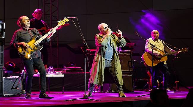 MFÖ'den Metropol İstanbul'da muhteşem konser