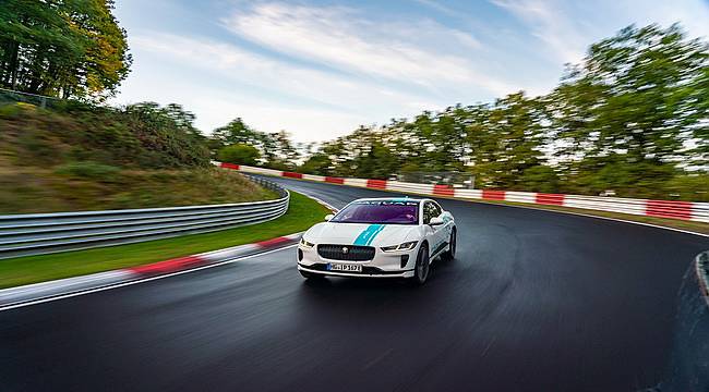 Jaguar I-PACE RACE eTAXI ile Nürburgring'de Unutulmaz Bir Deneyim Yaşatıyor