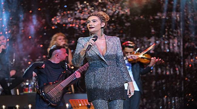 Sıla'dan dört dörtlük performans