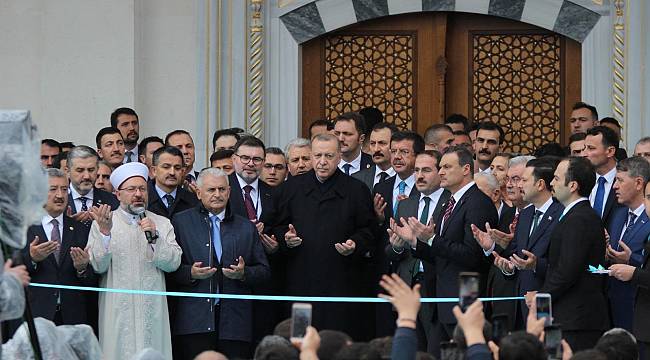 Cumhurbaşkanı Erdoğan, EÜ Bilal Saygılı Camisi'ni törenle açtı