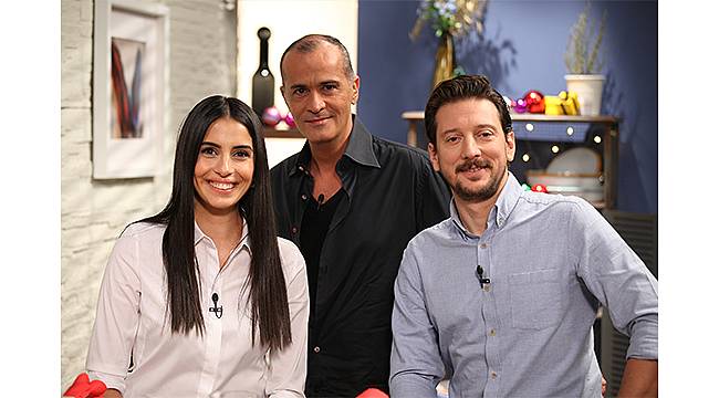 "Memet Özer ile Mutfakta"nın konukları Beyza Şekerci ve Engin Hepileri!