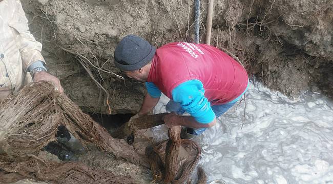 İçme Suyu Hattından 20 Metrelik Kunduz Çıktı