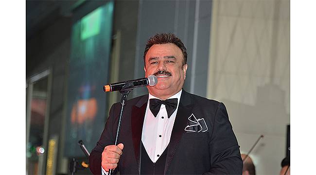NG Afyon, Bülent Serttaş'ın sevilen şarkılarıyla yeni yıla girdi