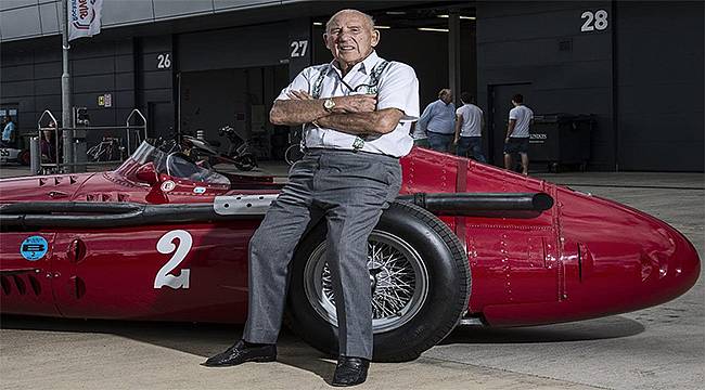 Maserati Efsane Pilot Sir Stirling Moss'u MC20 Prototipiyle Anıyor!