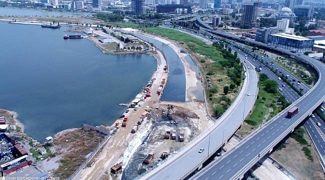 İzmir'in Meles ve Arap derelerinde temizlik harekâtı sürüyor