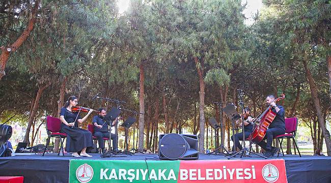 Karşıyaka'da çınarlara özel müzik şöleni