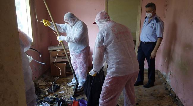 30 metrekarelik evden 1.5 ton atık çıktı