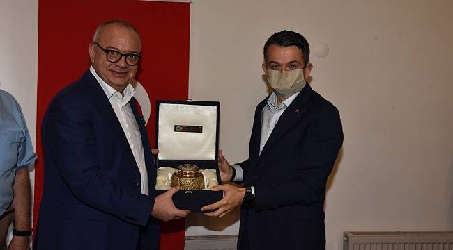 Başkan Ergün, Bakan Pakdemirli'ye Büyükşehir'in Yatırımlarını Anlattı 