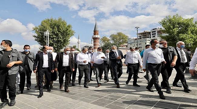 Başkan İmamoğlu'ndan jüri üyeleriyle Üsküdar gezisi 