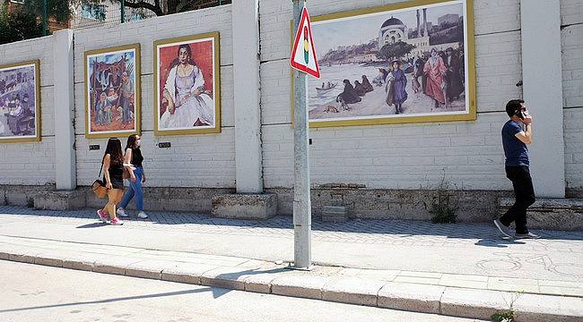 İstinat duvarları dünyaca ünlü tablolar ile süslendi 