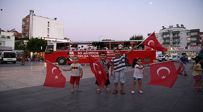 Kepez'den Kaş'a 30 Ağustos coşkusu