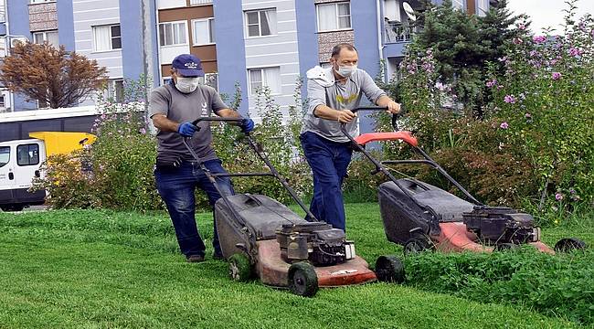 Aliağa'da Park ve Yeşil Alanlar Pırıl Pırıl