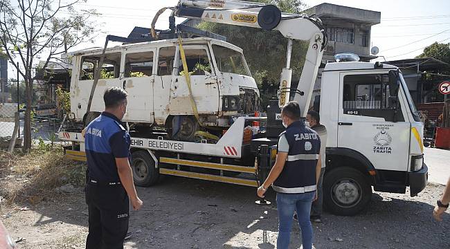 Konak'ta hurda araçlar toplanıyor 