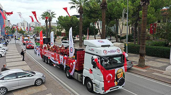 Cumhuriyet Bayramı TIR'ıyla bayram coşkusu tüm kenti sardı 